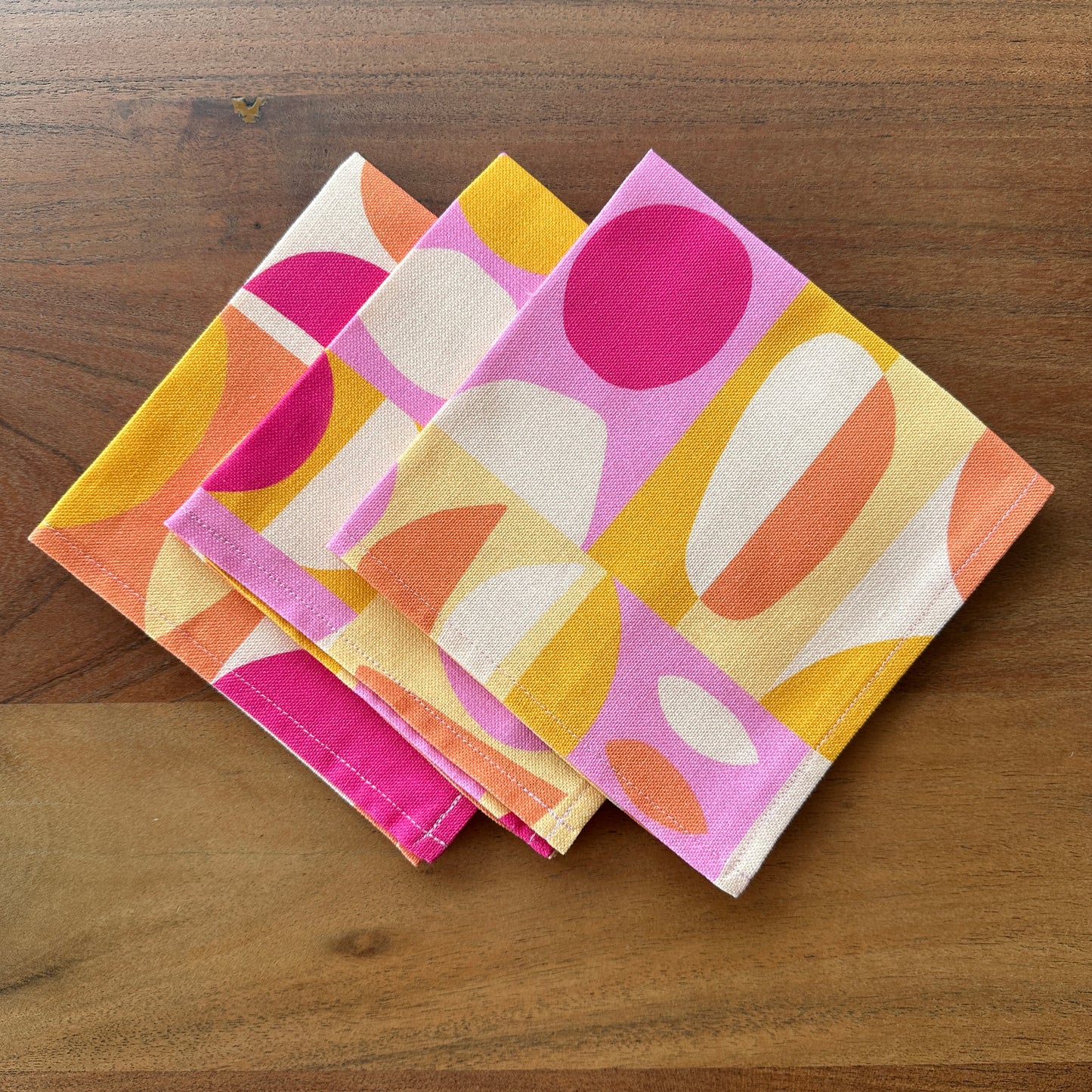 NIEUW!!!  SERVETTEN RETRO SUN