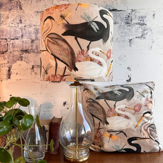 KUSSEN REIGERS MET BEIGE ACHTERGROND