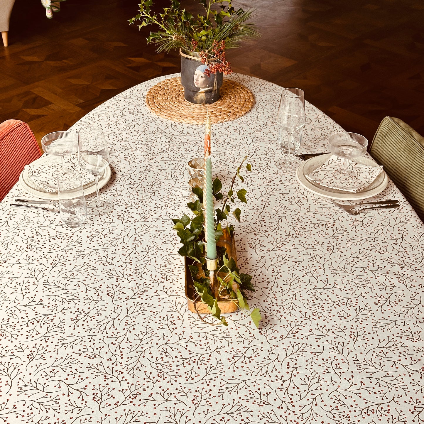 NIEUW!!!  TAFELKLEED TAKJE MET RODE BESJES