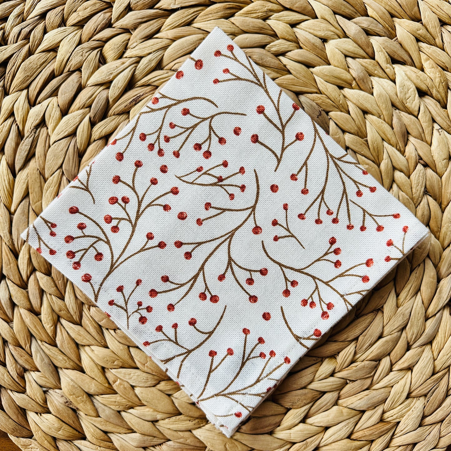 NIEUW!!!  SERVETTEN TAKJE MET RODE BESJES