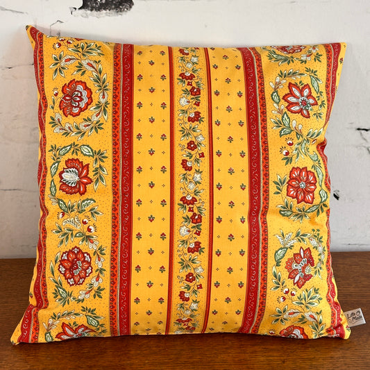 NIEUW!!! KUSSEN PROVENCE OKERGEEL