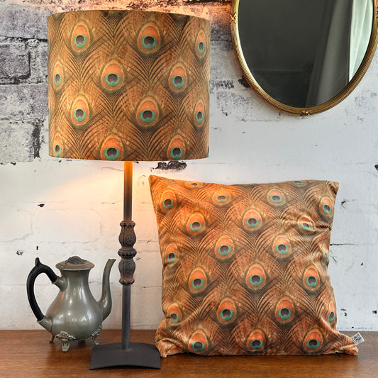 NIEUW!!!  KUSSEN AMBER PAUWEN VEER VELOURS