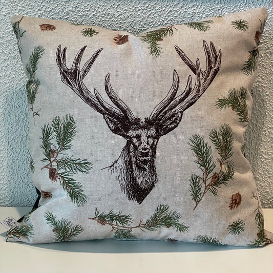 KUSSEN HERT IN HET BOS